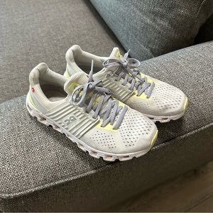 On running tennis shoes